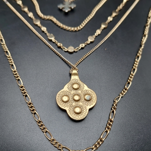 11 inch Express 7 Strand Necklace in GoldTone with Starburst Pendant - Picture 10 of 10